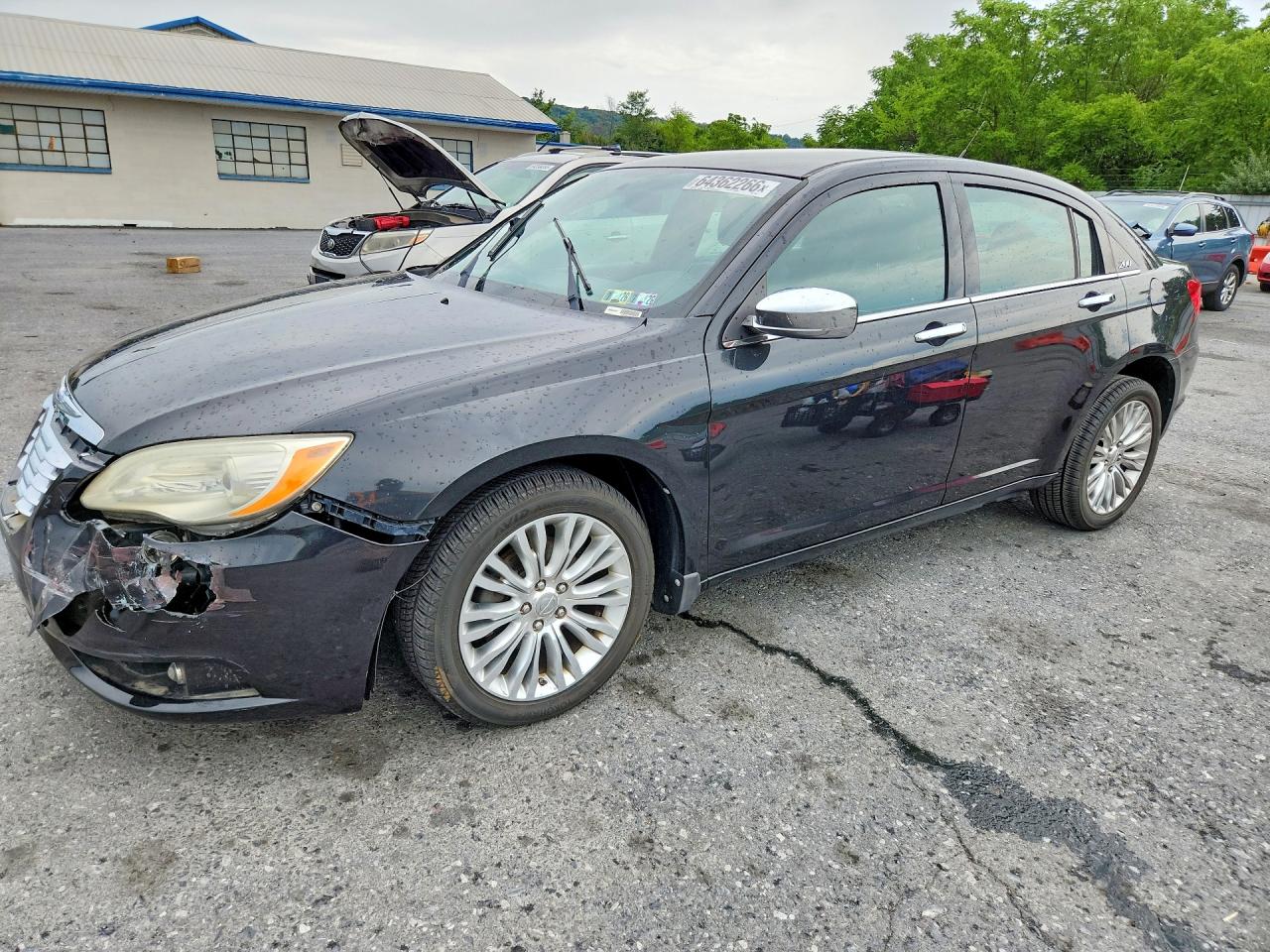 2011 CHRYSLER 200 LIMITED | 1C3BC2FG1BN516524 | UPCARS