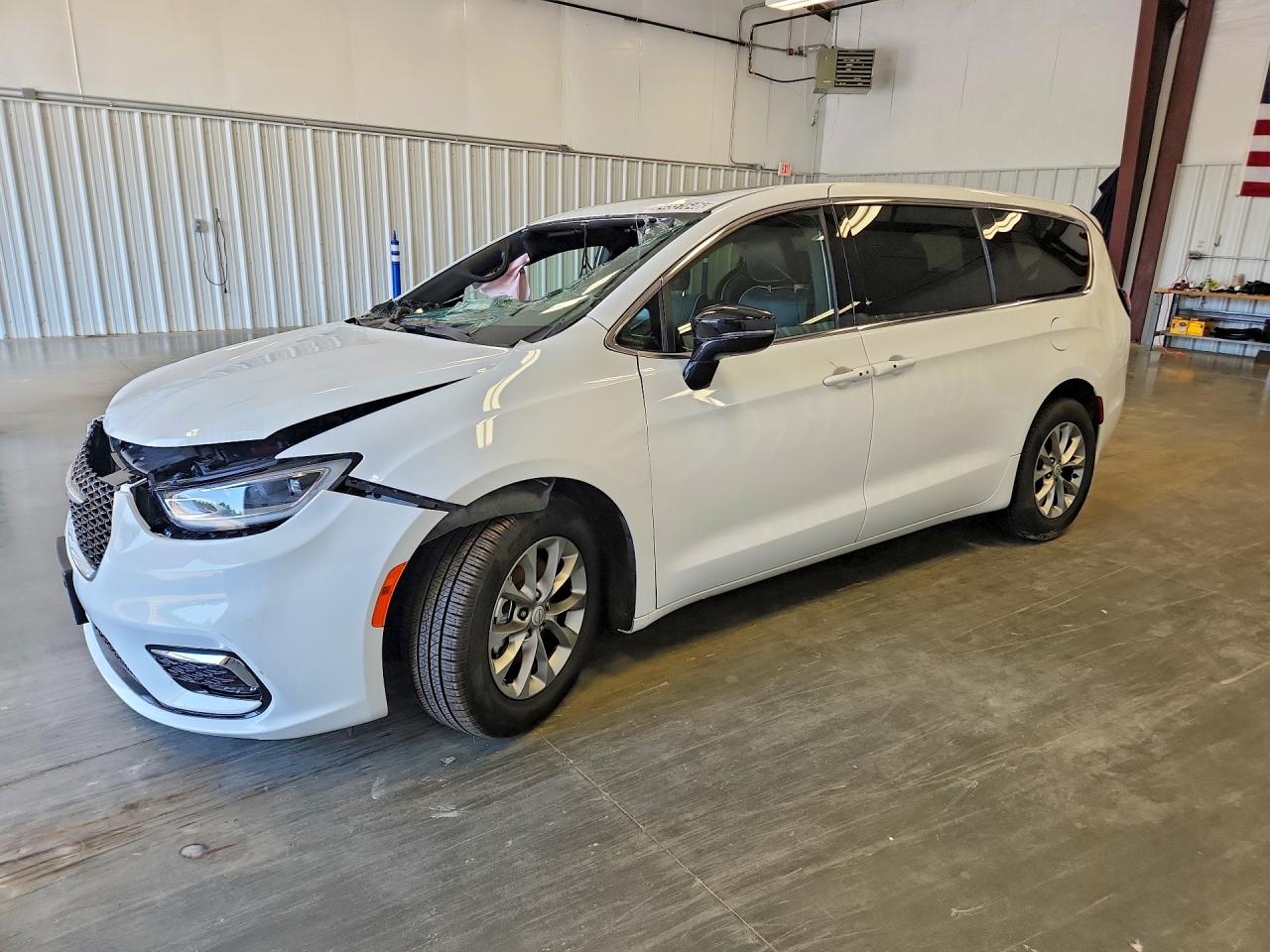 2026 CHRYSLER PACIFICA LIMITED | 2C4RC1GG5TR177578 | UPCARS