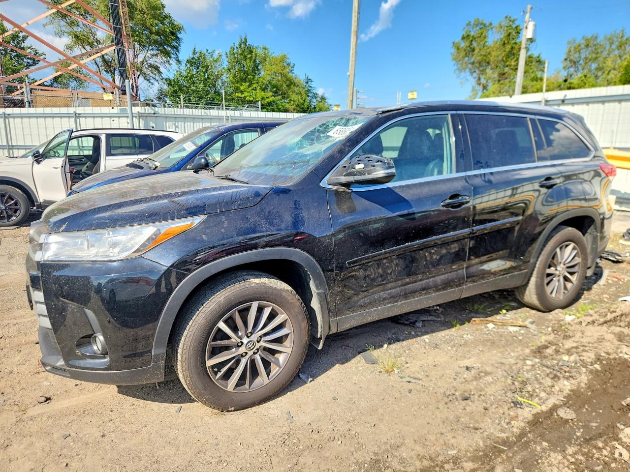 2019 TOYOTA HIGHLANDER XLE | 5TDJZRFH3KS569954 | UPCARS