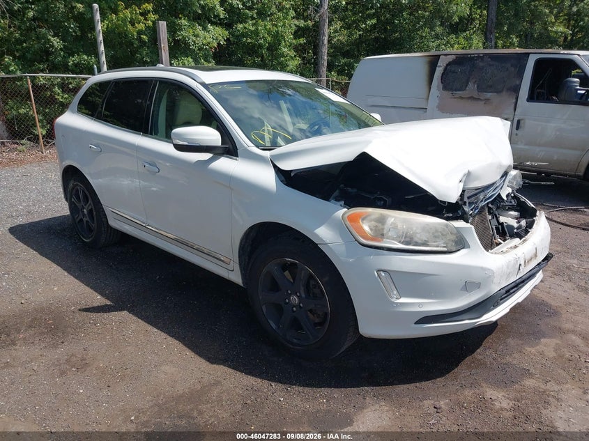 2014 VOLVO XC60 T6 R-DESIGN PLATINUM | YV4902DZ2E2536999 | UPCARS