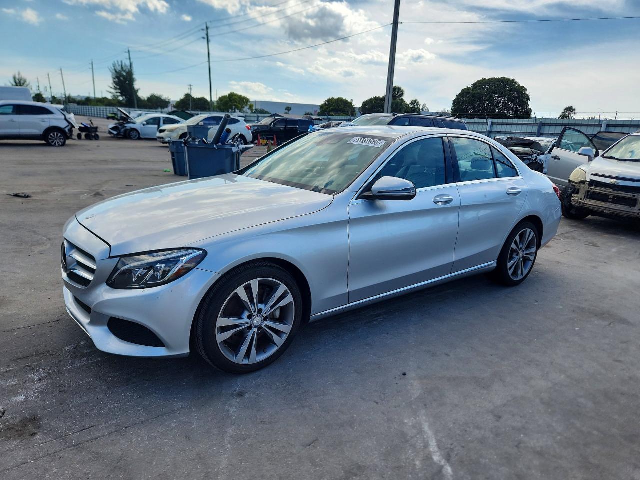 2017 MERCEDES-BENZ C-CLASS 300 | 55SWF4JBXHU206535 | UPCARS