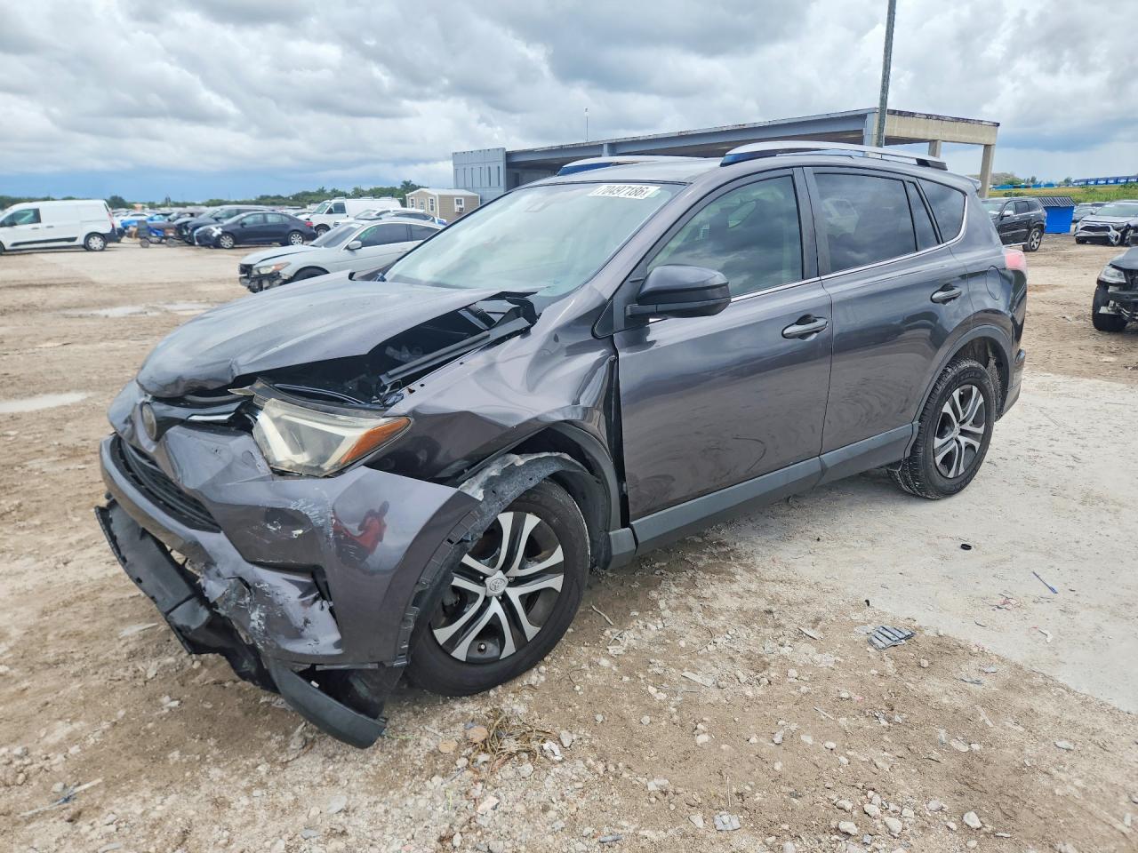 2018 TOYOTA RAV4 LE | JTMZFREV1JJ204512 | UPCARS