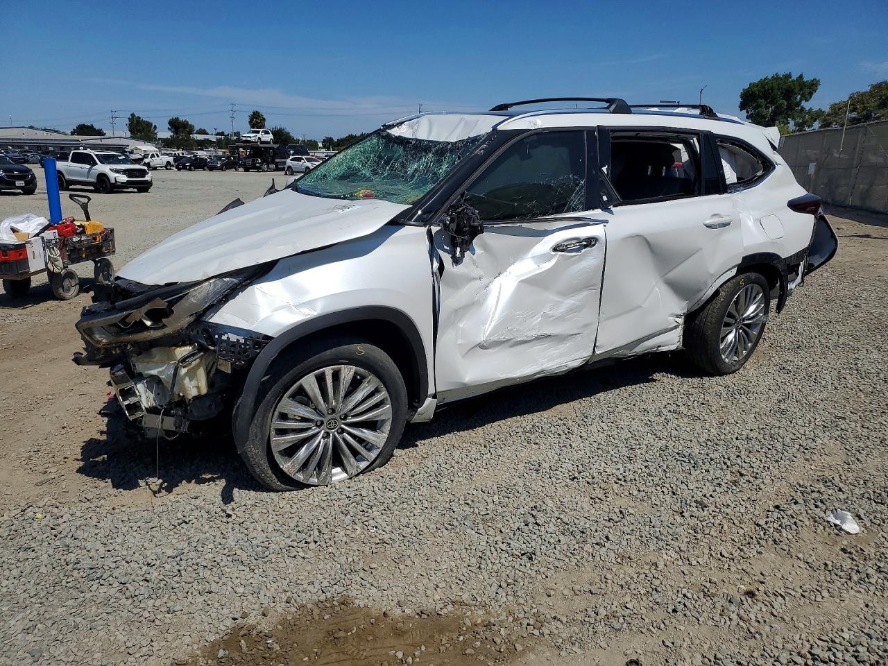 2024 TOYOTA HIGHLANDER PLATINUM | 5TDKDRAH7RS052712 | UPCARS