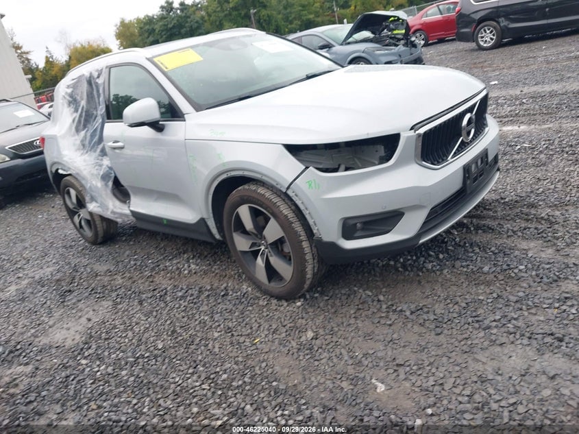 2021 VOLVO XC40 T5 MOMENTUM | YV4162UK5M2401030 | UPCARS