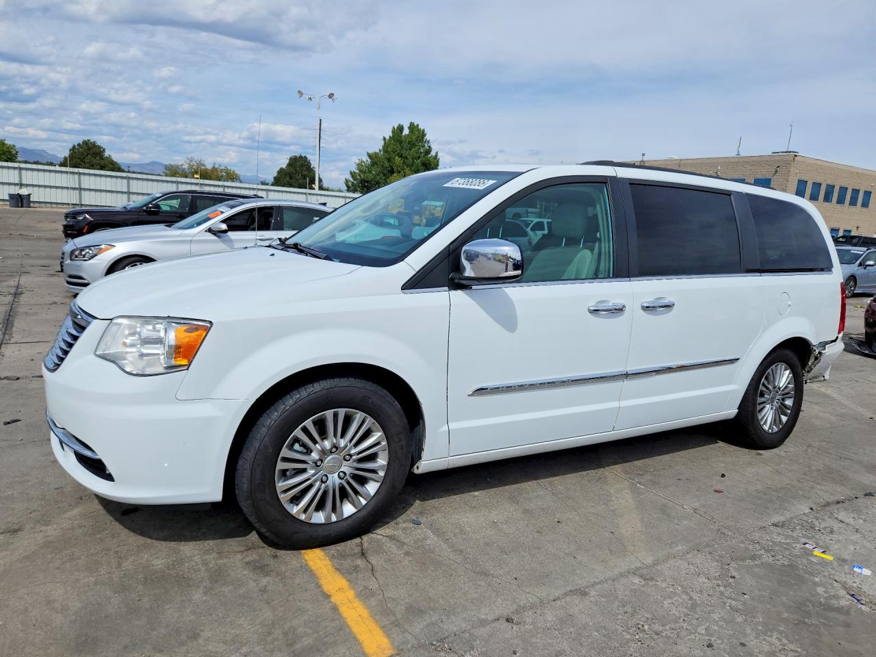 2016 CHRYSLER MINIVAN TOURING L | 2C4RC1CGXGR223210 | UPCARS