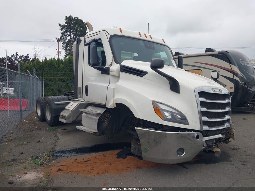 2022 FREIGHTLINER NEW CASCADIA 126 | 3AKJHLDR2NSMY0696 | UPCARS