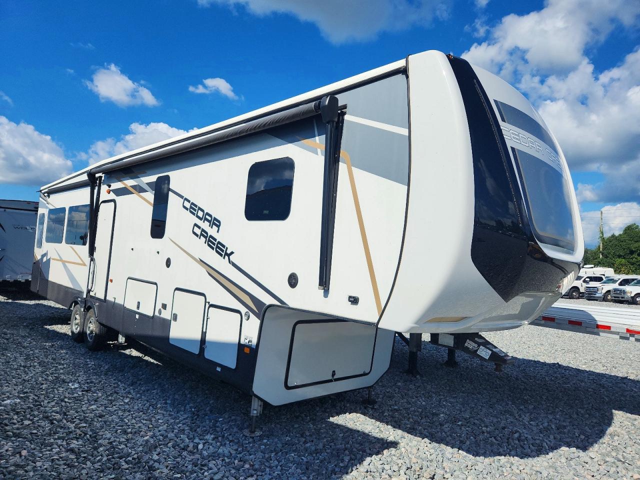 2021 FOREST RIVER CEDAR CREE CAMPER | 4X4FCRP22MS228115 | UPCARS