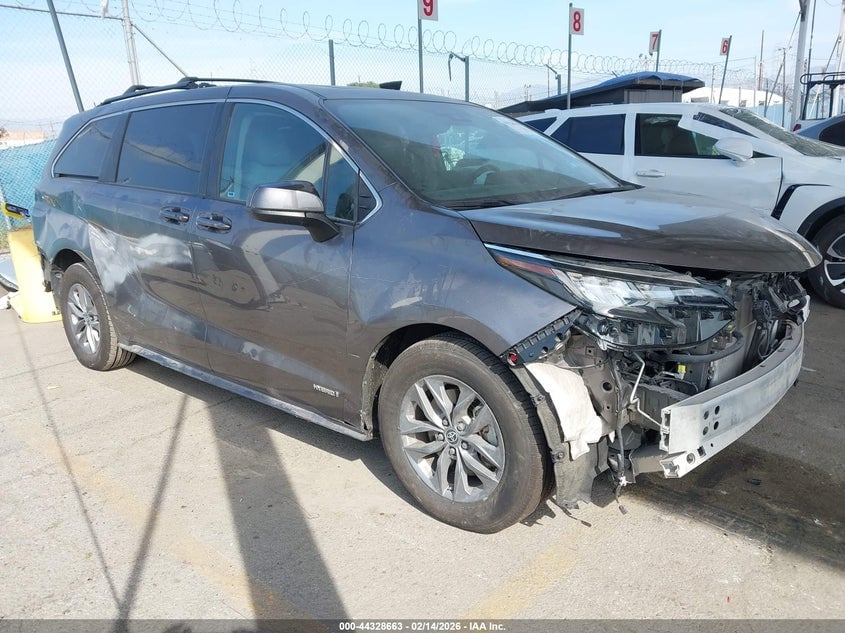 2021 TOYOTA SIENNA LE | 5TDBRKEC0MS073840 | UPCARS