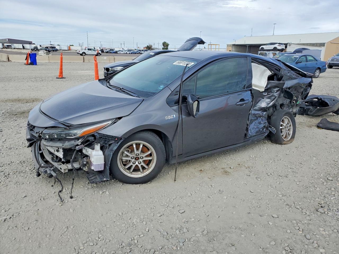 2020 TOYOTA PRIUS LIMITED | JTDKARFP3L3121686 | UPCARS