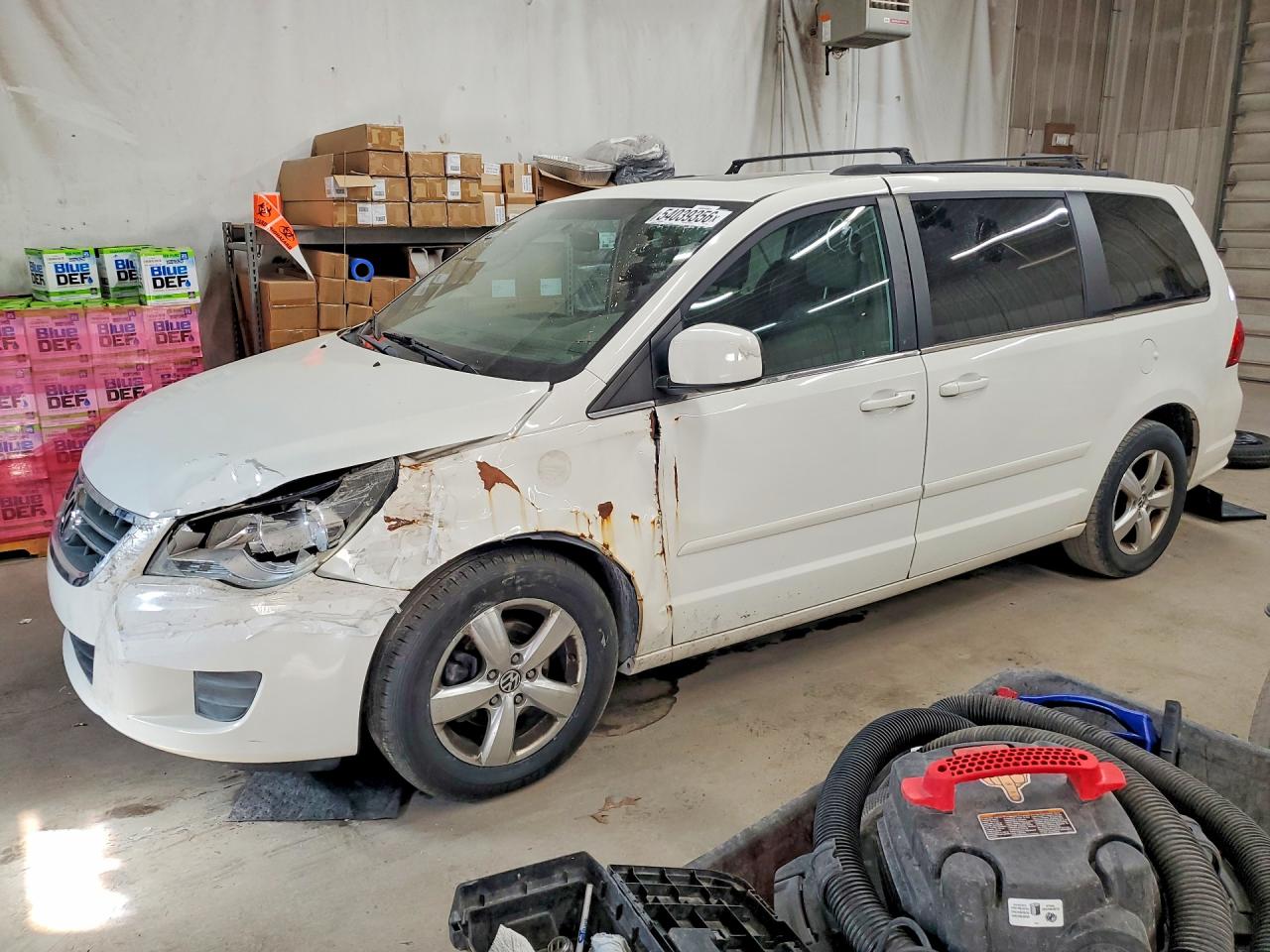 2011 VOLKSWAGEN ROUTAN SEL | 2V4RW5DG0BR747672 | UPCARS