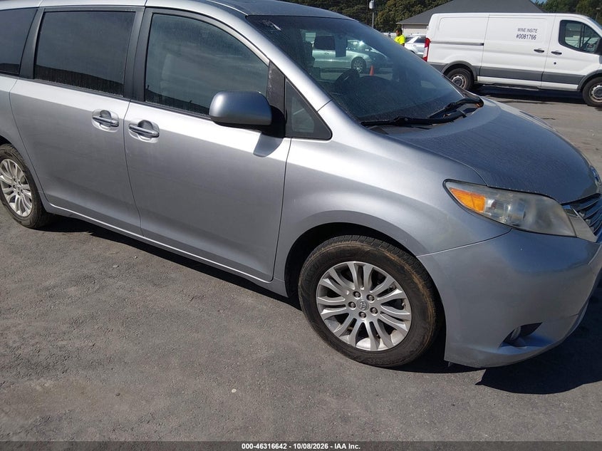 2017 TOYOTA SIENNA XLE 8 PASSENGER | 5TDYZ3DC3HS857873 | UPCARS