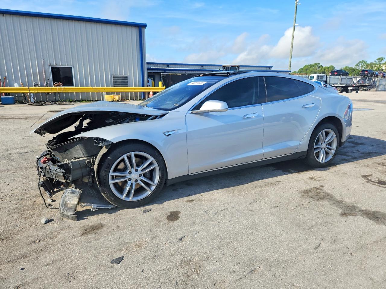 2014 TESLA MODEL S | 5YJSA1H11EFP46393 | UPCARS