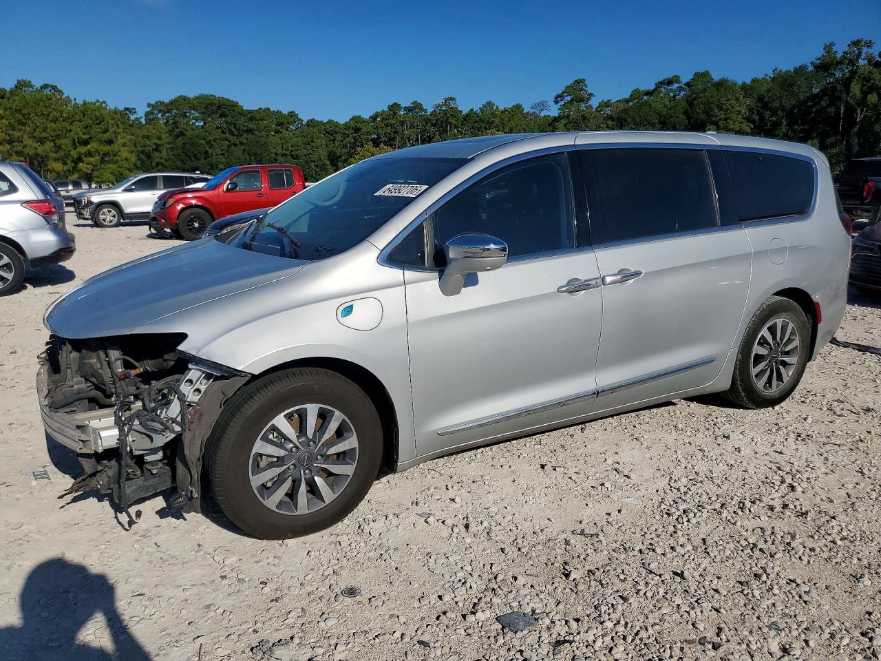 2022 CHRYSLER PACIFICA HYBRID LIMITED | 2C4RC1S75NR145000 | UPCARS