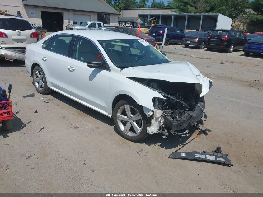 2013 VOLKSWAGEN PASSAT 2.5L SE | 1VWBP7A35DC013821 | UPCARS