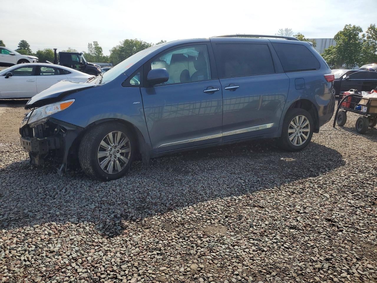 2017 TOYOTA SIENNA XLE 7-PASSENGER | 5TDDZ3DC2HS183438 | UPCARS