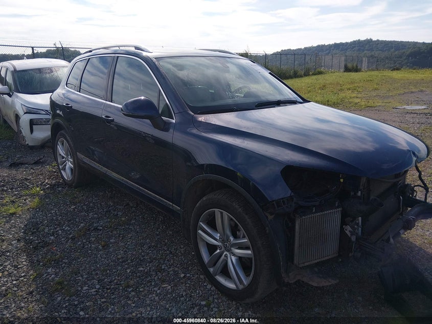 2014 VOLKSWAGEN TOUAREG TDI EXECUTIVE | WVGEP9BP4ED011465 | UPCARS