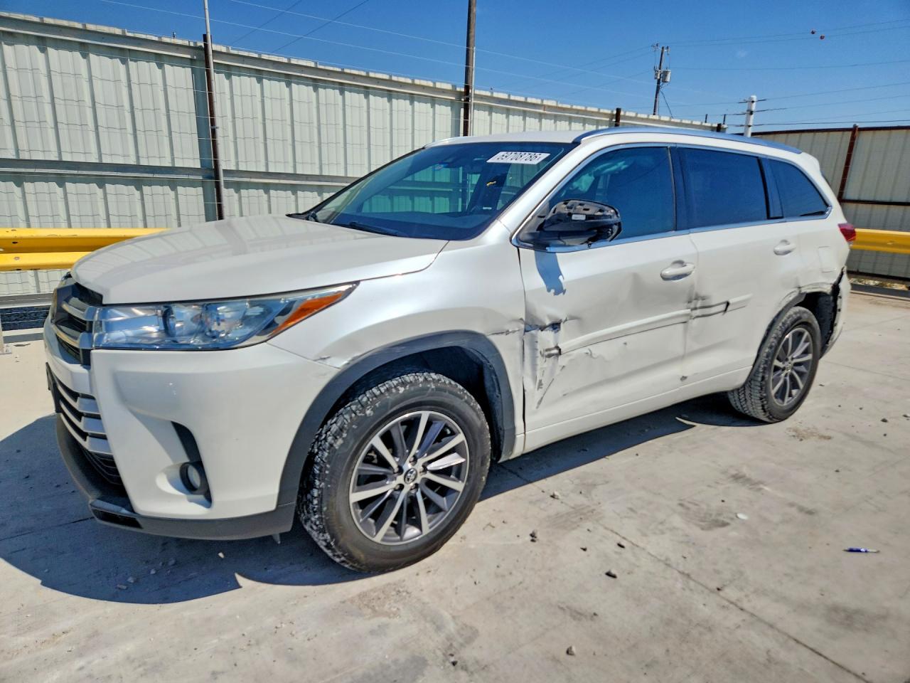 2018 TOYOTA HIGHLANDER XLE | 5TDKZRFH4JS286837 | UPCARS