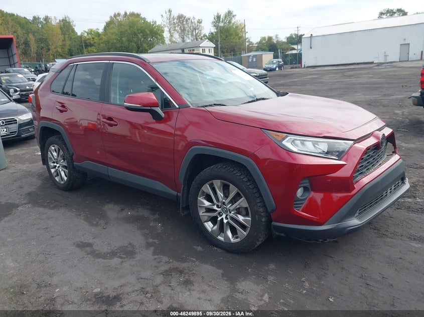 2020 TOYOTA RAV4 XLE PREMIUM | 2T3A1RFV2LW113005 | UPCARS