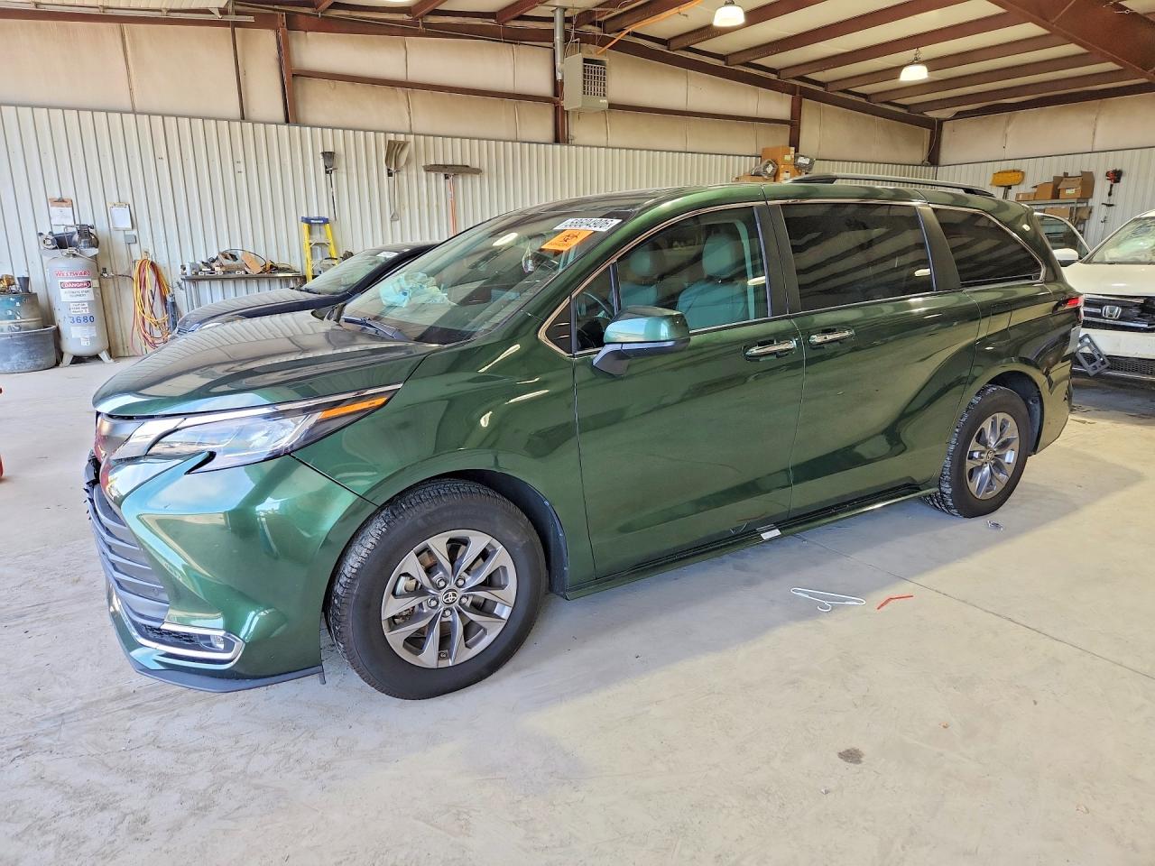 2023 TOYOTA SIENNA XLE | 5TDYRKEC6PS146126 | UPCARS