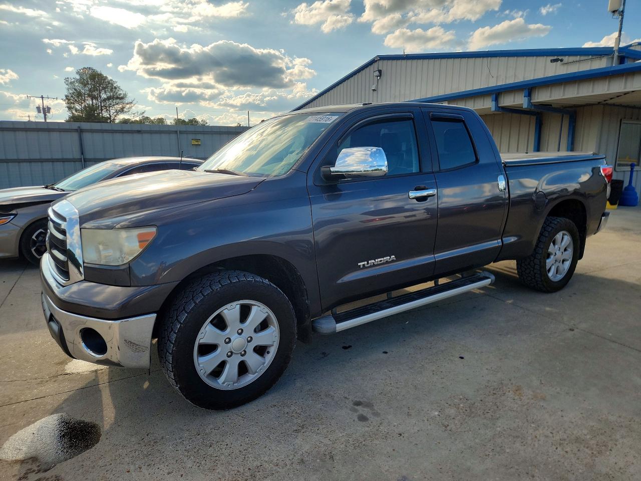 2011 TOYOTA TUNDRA DOUBLE CAB SR5 | 5TFUM5F16BX019195 | UPCARS