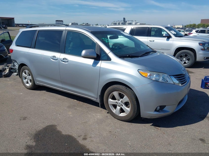 2015 TOYOTA SIENNA XLE PREMIUM 8 PASSENGER | 5TDYK3DC5FS597347 | UPCARS