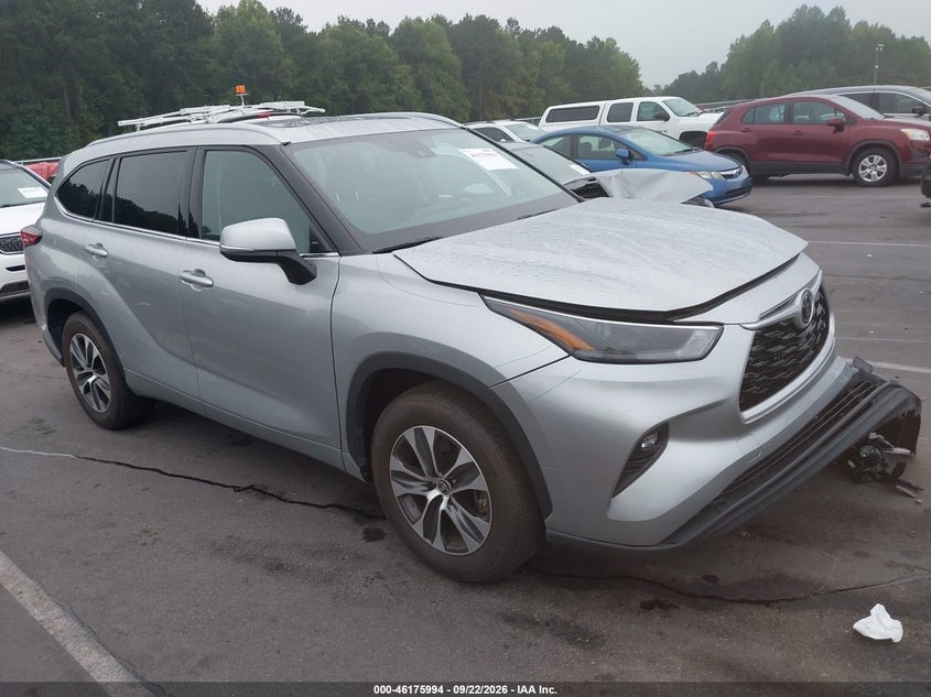 2022 TOYOTA HIGHLANDER XLE | 5TDGZRAH7NS137454 | UPCARS