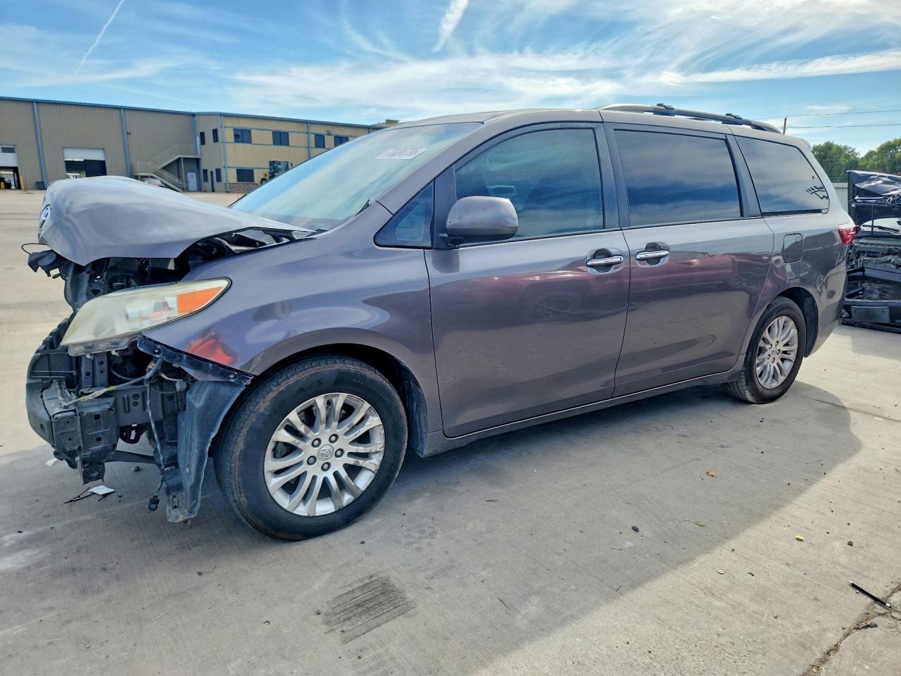 2017 TOYOTA SIENNA XLE 8-PASSENGER | 5TDYZ3DC9HS778675 | UPCARS