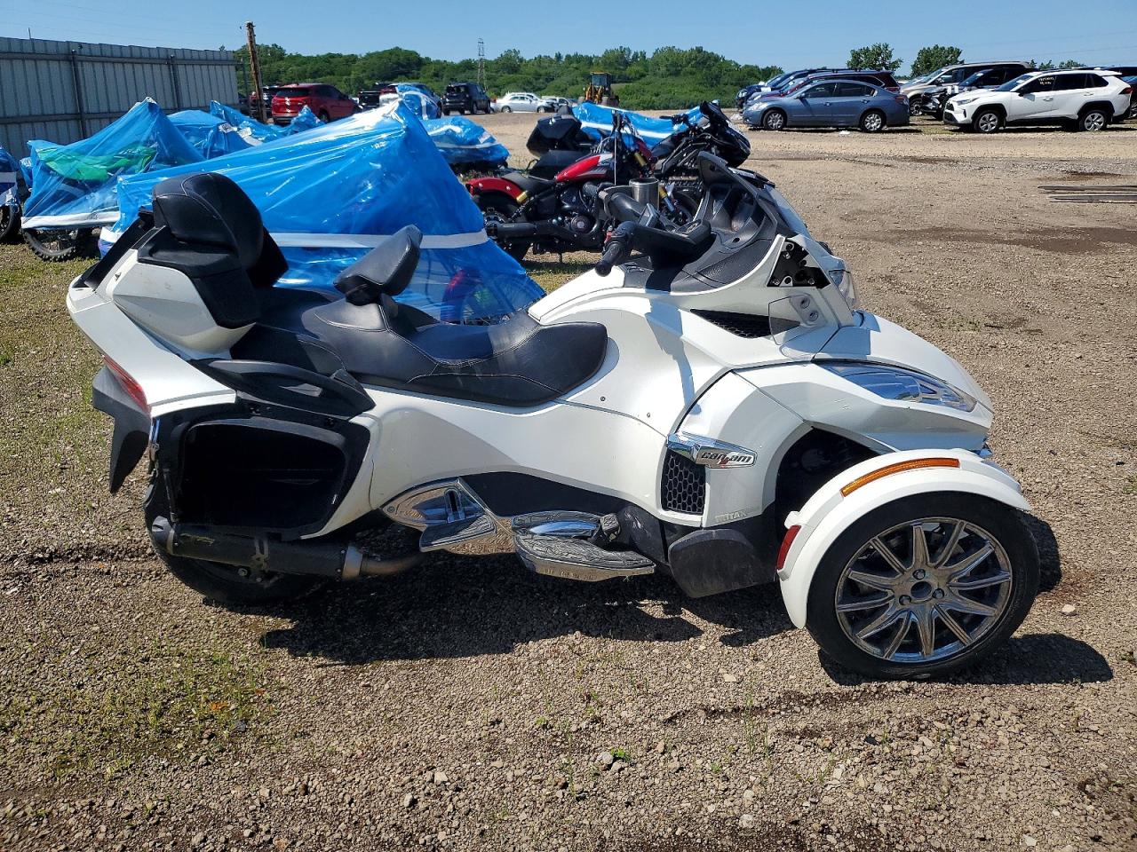 2014 CAN-AM SPYDE RT | 2BXNBDD18EV002674 | UPCARS