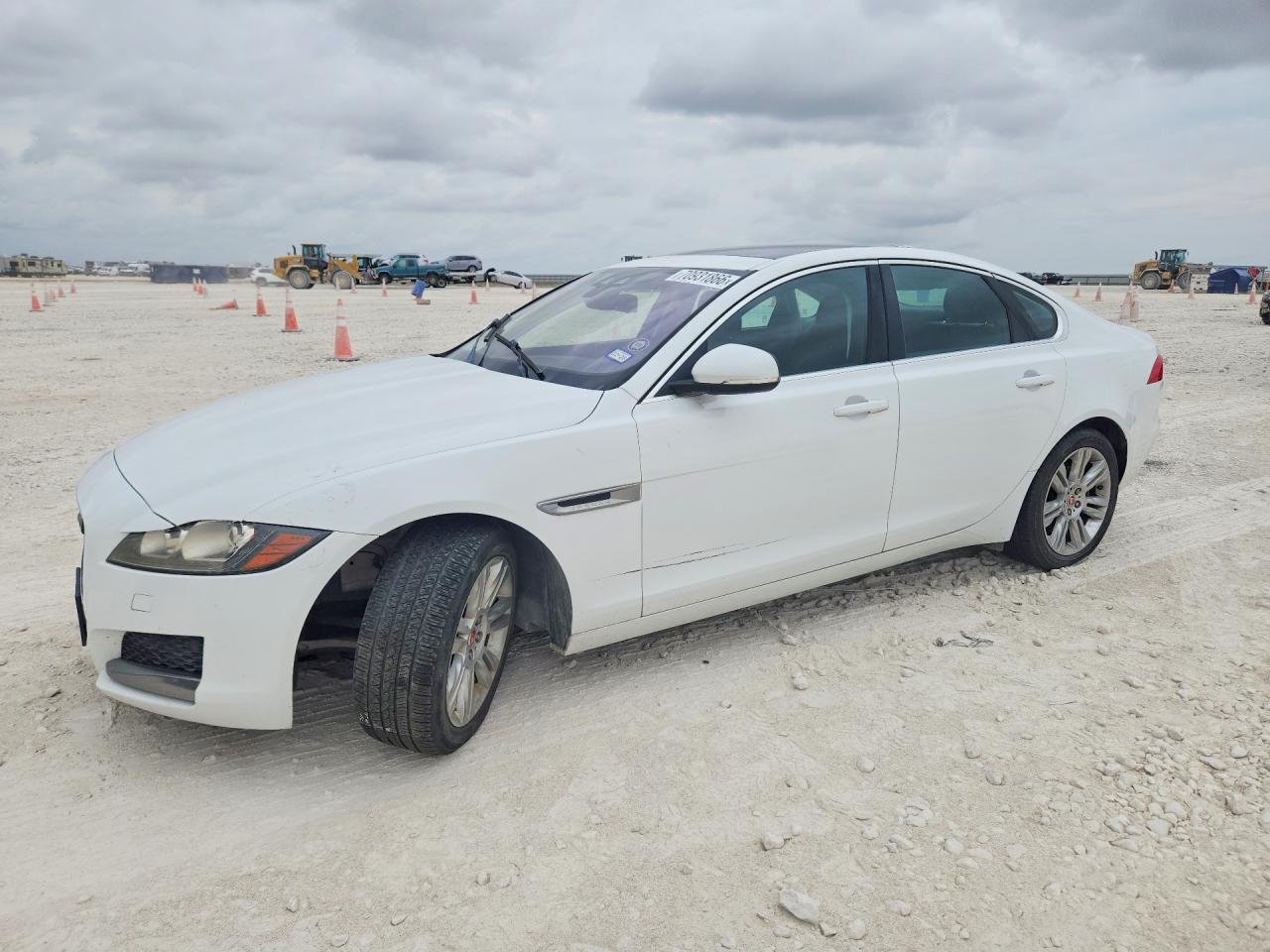 2017 JAGUAR XF | SAJBR4BV4HCY27252 | UPCARS
