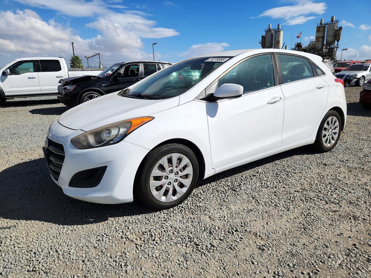 2017 HYUNDAI ELANTRA BASE | KMHD35LH8HU365811 | UPCARS