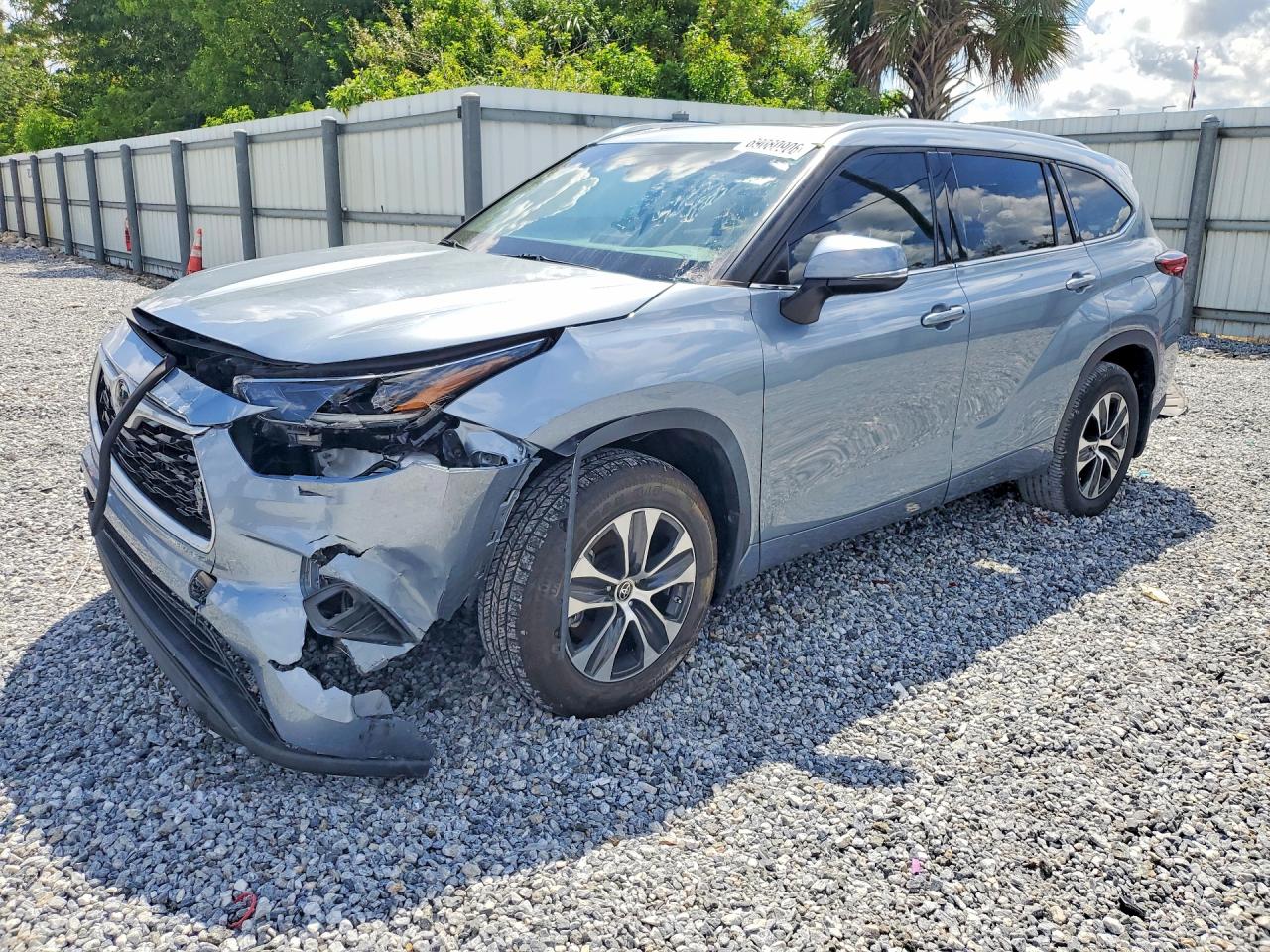 2021 TOYOTA HIGHLANDER XLE | 5TDHZRBH7MS125032 | UPCARS