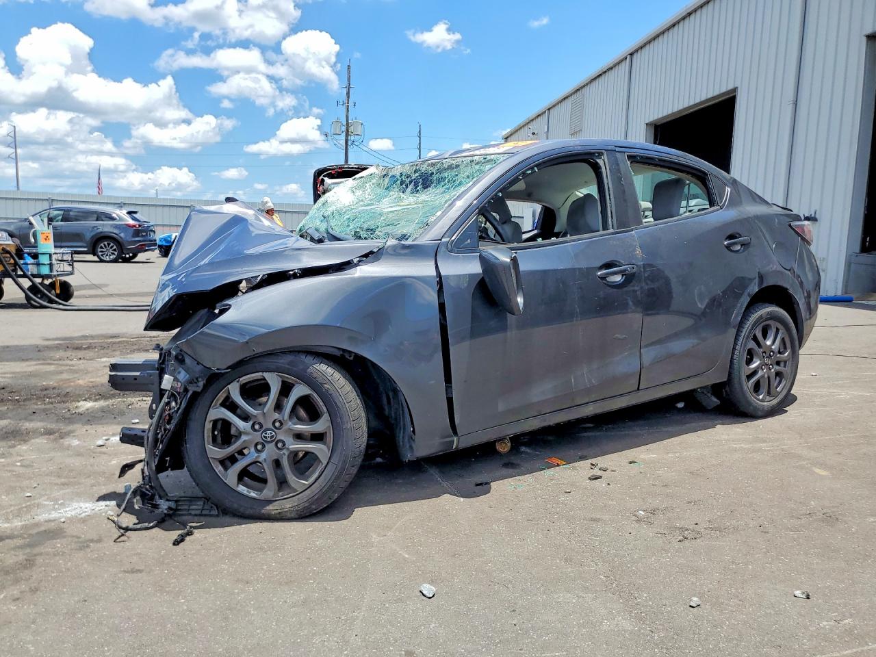 2019 TOYOTA YARIS LE | 3MYDLBYV0KY508421 | UPCARS