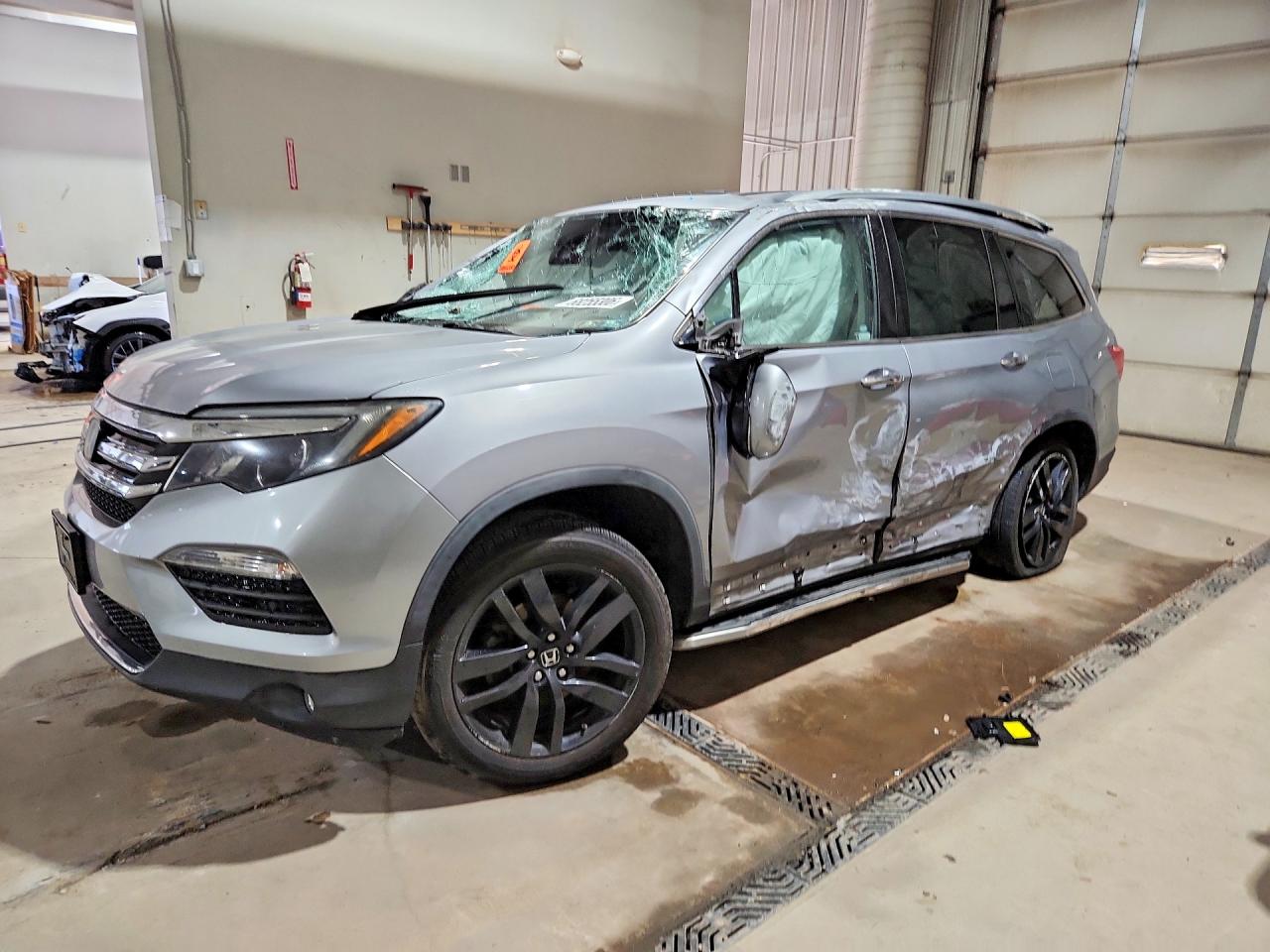 2018 HONDA PILOT ELITE | 5FNYF6H01JB031981 | UPCARS