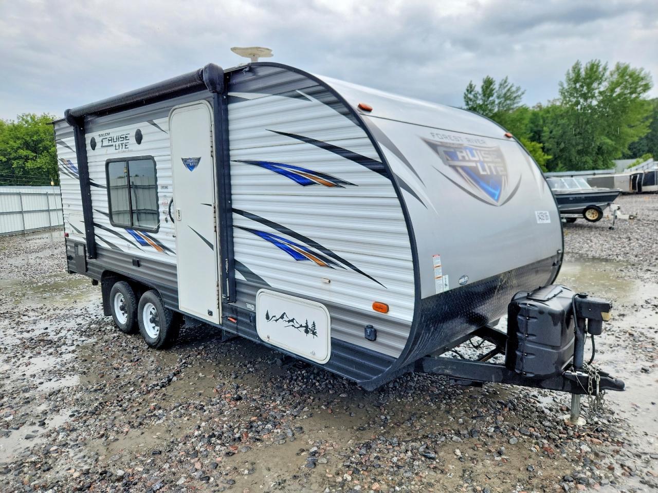 2018 FOREST RIVER SALEM CRUI CAMPER | 4X4TSM725J7415467 | UPCARS