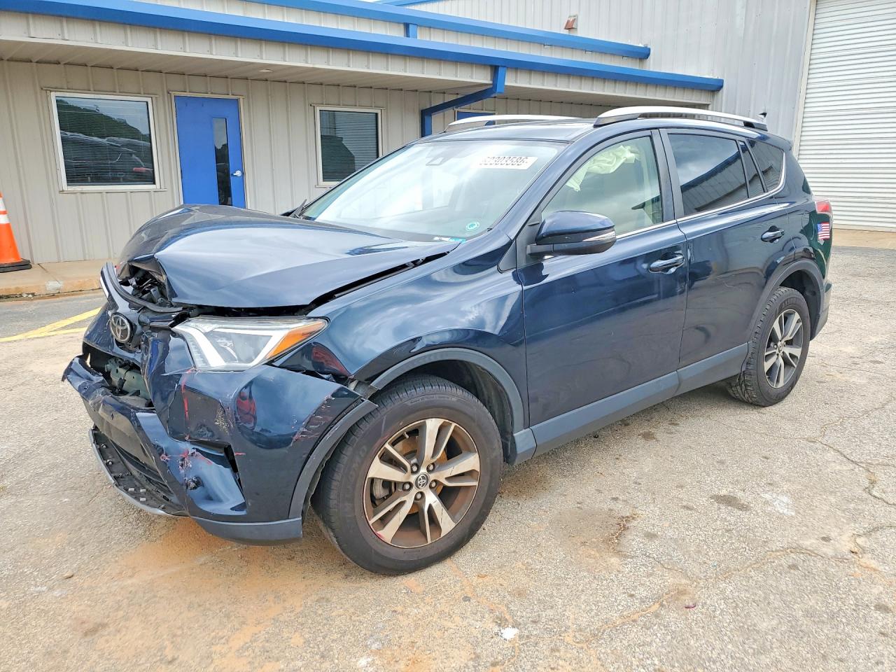 2018 TOYOTA RAV4 XLE | JTMWFREV8JJ740862 | UPCARS