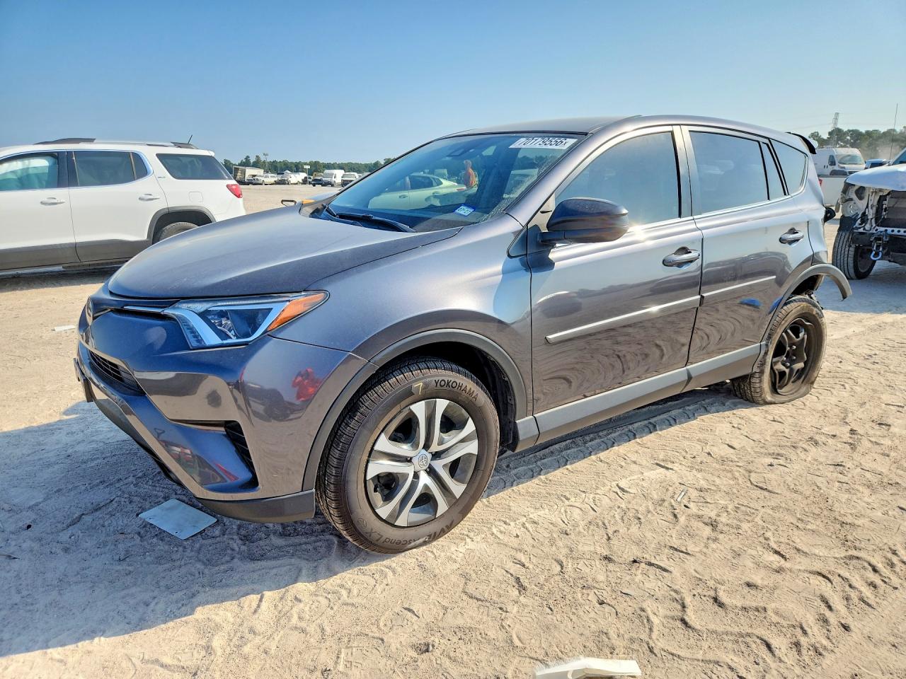 2018 TOYOTA RAV4 LE | JTMZFREV9JJ745081 | UPCARS