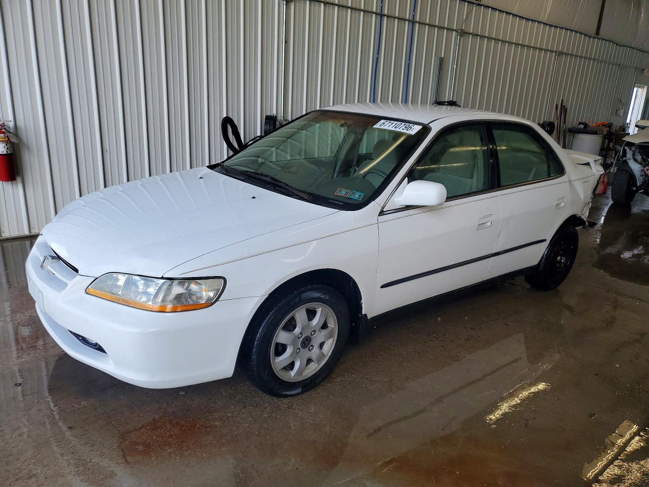 1998 HONDA ACCORD LX | 1HGCG5646WA263520 | UPCARS