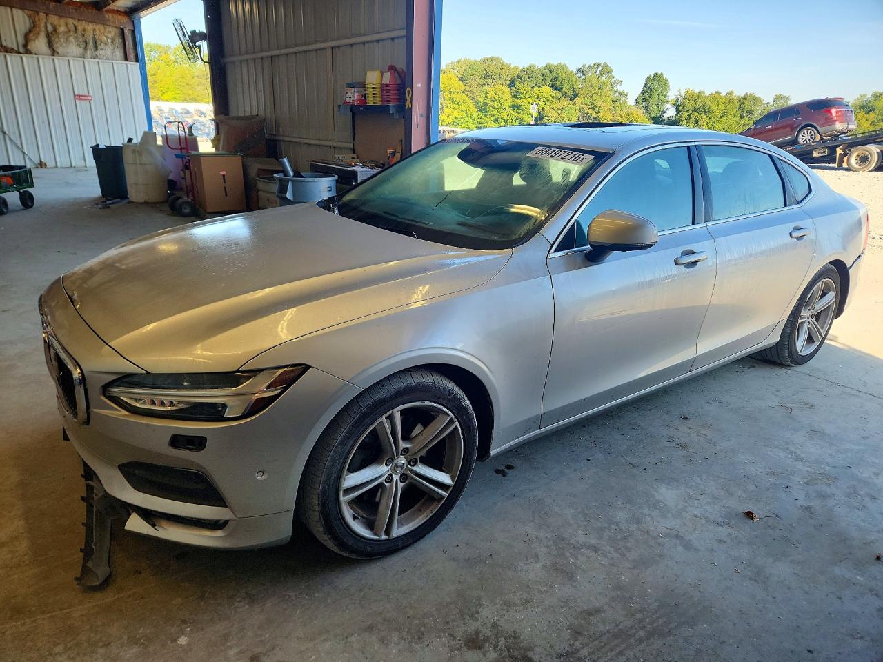 2018 VOLVO S90 T5 MOMENTUM | LVY982MK2JP022235 | UPCARS