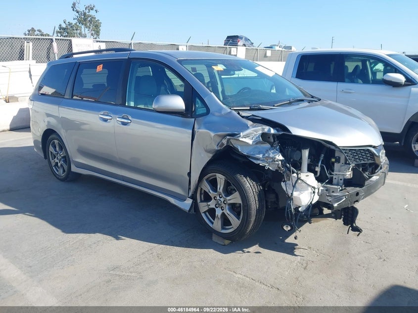 2018 TOYOTA SIENNA SE 8 PASSENGER | 5TDXZ3DC3JS925137 | UPCARS