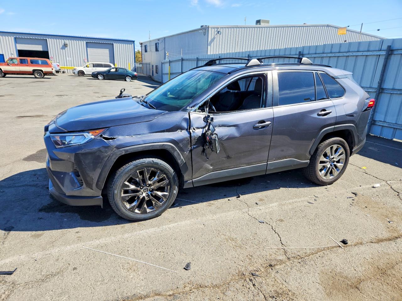 2019 TOYOTA RAV4 XLE PREMIUM | JTMA1RFVXKD008952 | UPCARS