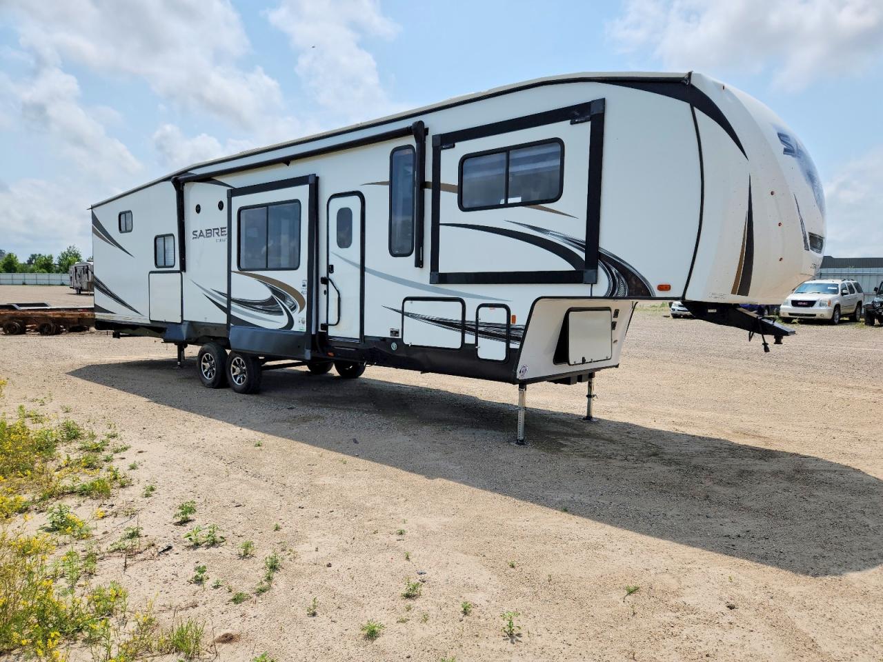 2021 FORESRIVER SABRE CAMPER | 5ZT3SR2B4M6107984 | UPCARS