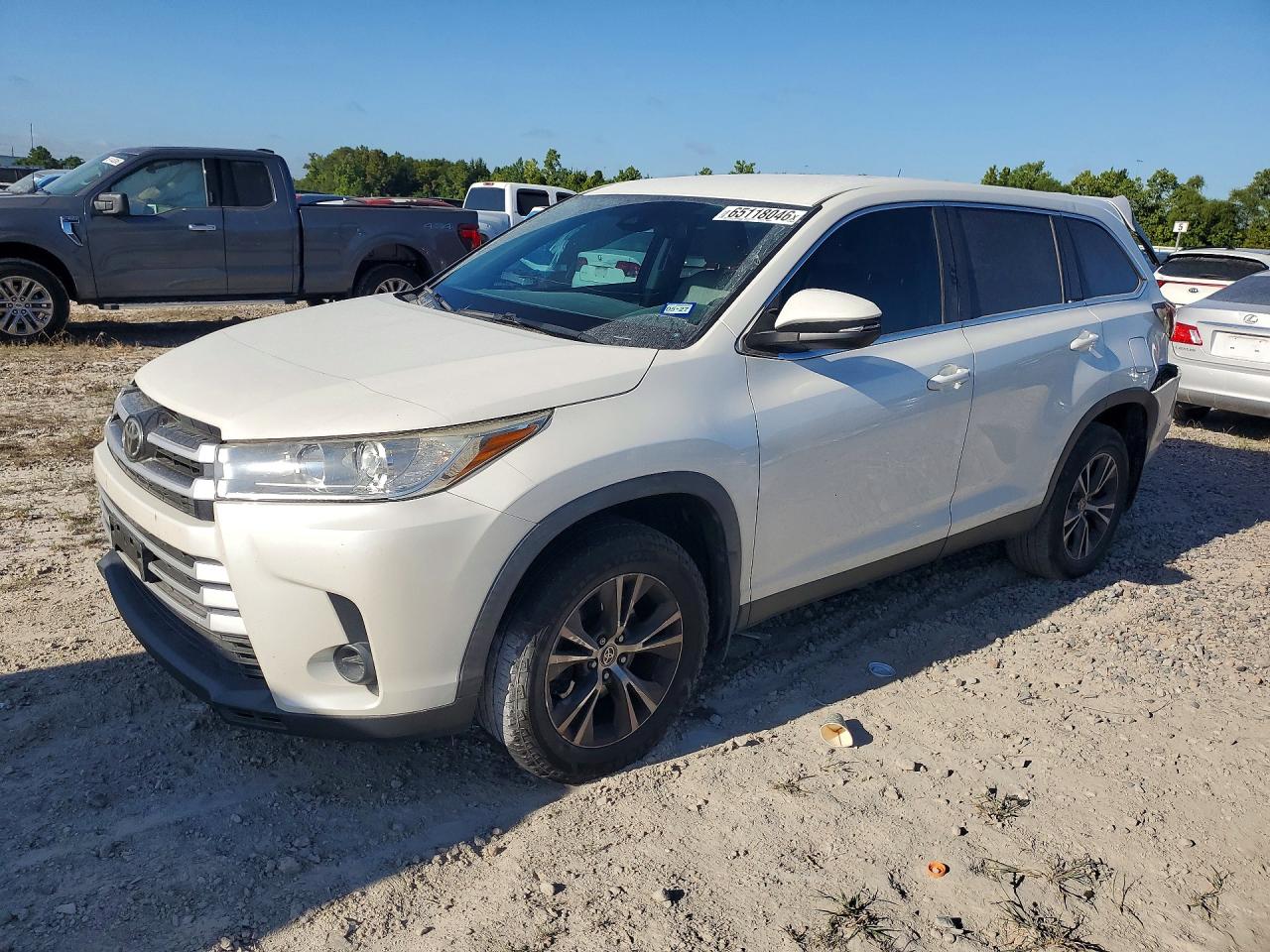 2019 TOYOTA HIGHLANDER LE | 5TDZARFH9KS061367 | UPCARS
