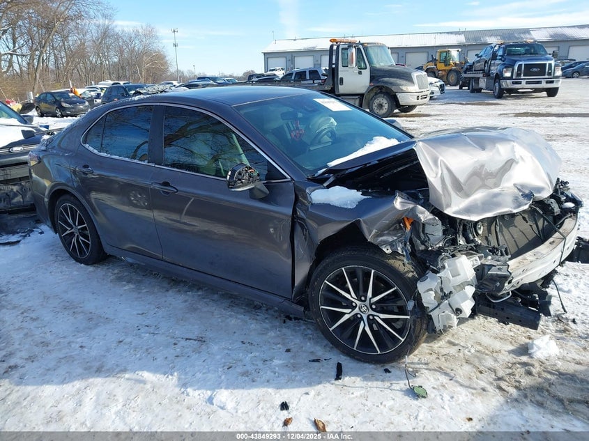 2022 TOYOTA CAMRY SE | 4T1G11AK8NU642799 | UPCARS