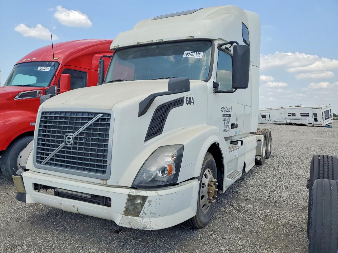 2013 VOLVO VN SEMI TRUCK | 4V4NC9TG0DN567820 | UPCARS