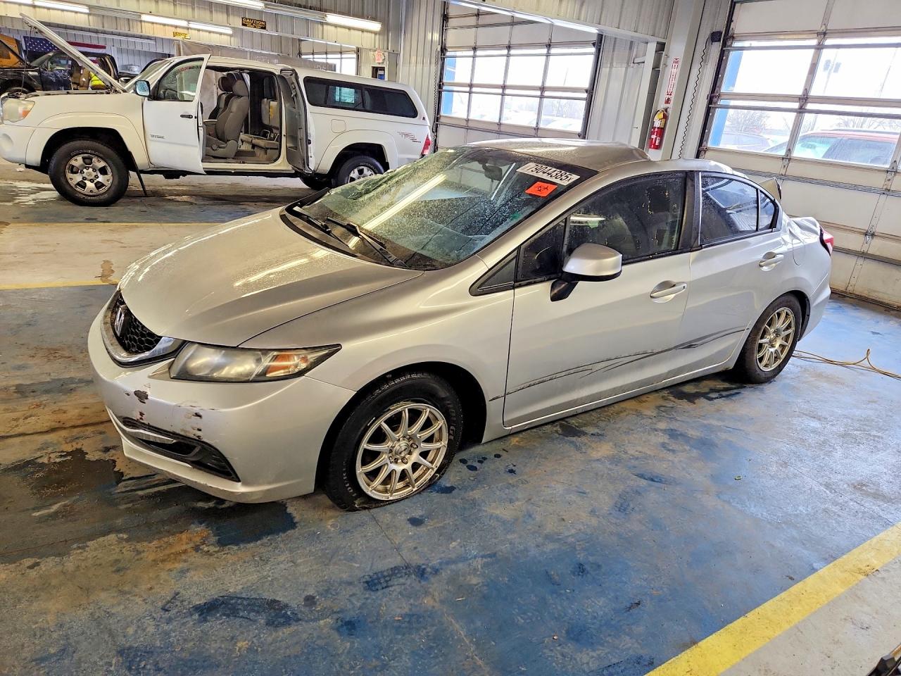 2013 HONDA CIVIC LX | 19XFB2F55DE100501 | UPCARS
