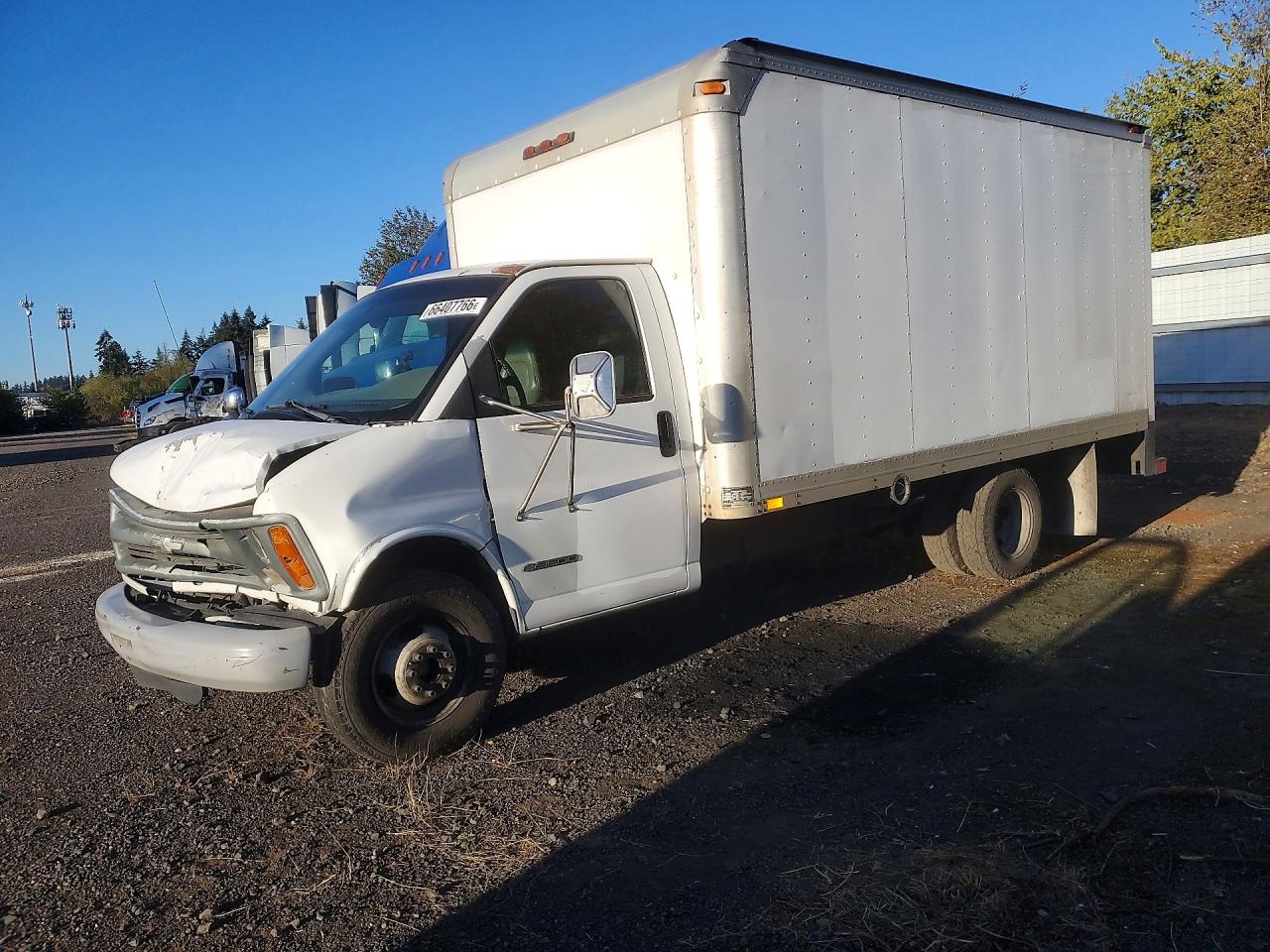 1997 CHEVROLET EXPRESS BOX TRUCK | 1GBJG31R2V1050354 | UPCARS