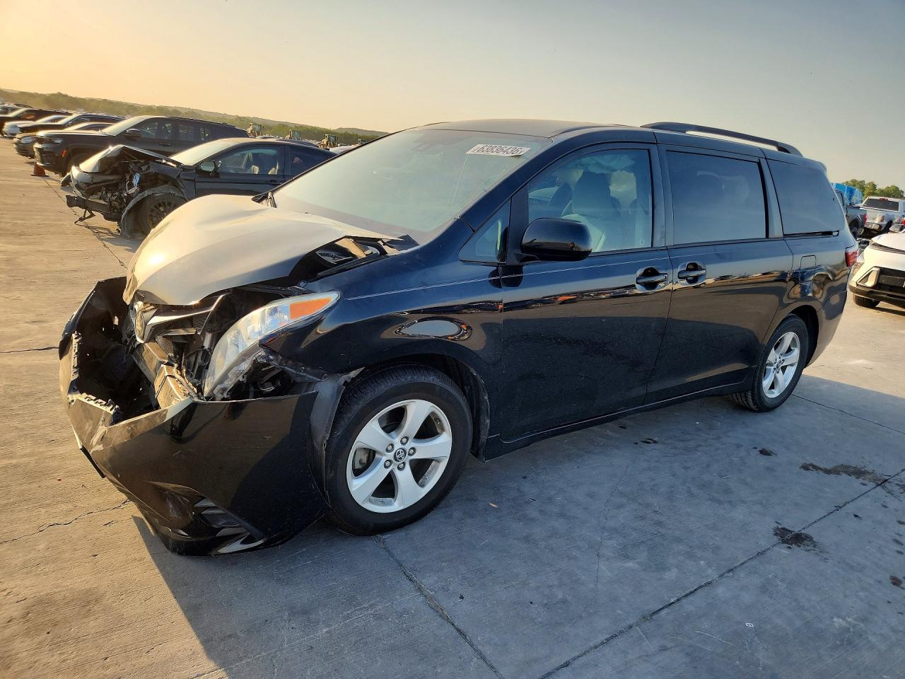 2019 TOYOTA SIENNA LE | 5TDKZ3DC5KS008471 | UPCARS