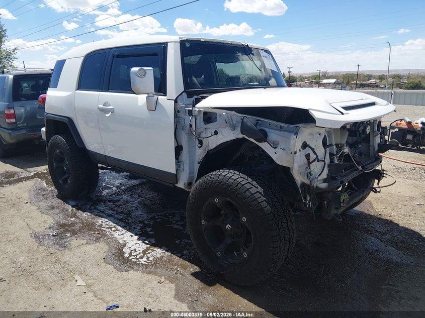 2014 TOYOTA FJ CRUISER | JTEBU4BF1EK182658 | UPCARS