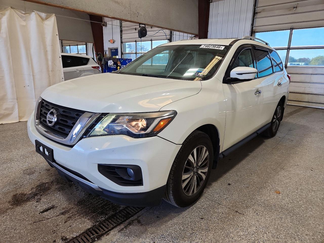 2017 NISSAN PATHFINDER SV | 5N1DR2MM6HC693288 | UPCARS