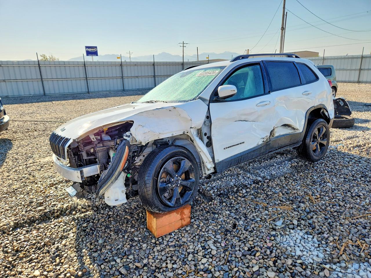 2015 JEEP CHEROKEE LATITUDE | 1C4PJMCS4FW776797 | UPCARS